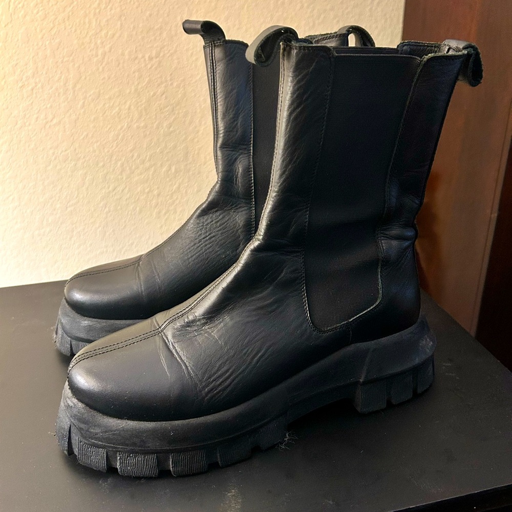 Black Chunky Chelsea Boots - Picture 2 of 6